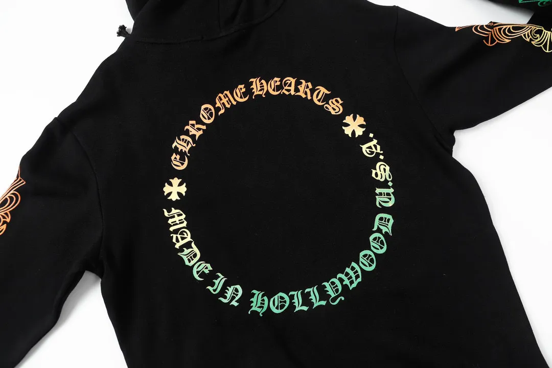 M10—P210 -Chrome Hearts/Chrome Hearts printed sweatshirt cardigan jacket -420 grams of high-density, high-quality wool, soft, delicate and skin-friendly, soft and silky to the touch, warm and skin-friendly -The hardware zipper accessories are all customized and full of details -Colour: black white -Size: S M L XL